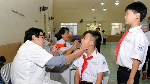 Chiến dịch tiêm Vắcxin sởi- Rubella tại trường học năm 2014-2015