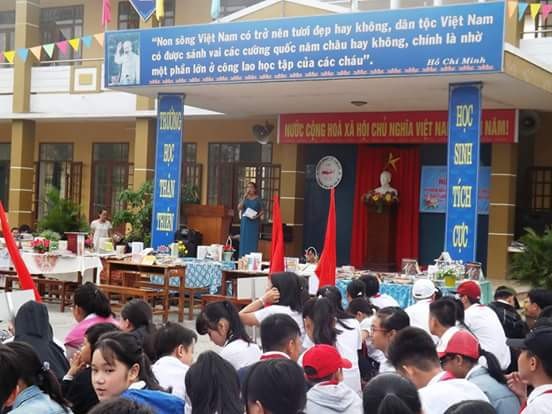 Ngoại khóa: Kỷ niệm ngày sách Việt Nam lần thứ 5 và TNST môn ngữ văn